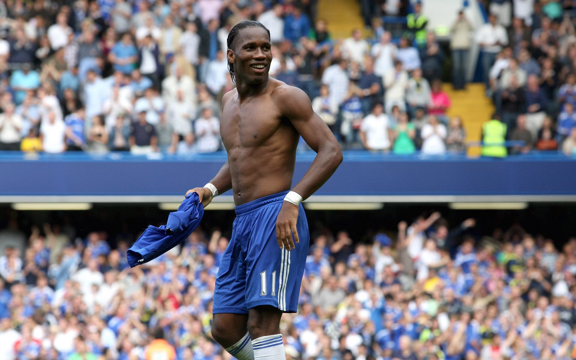 爱游戏平台-【智能化裁判系统】机器人裁判对传统裁判的冲击与融合，机器人裁判员